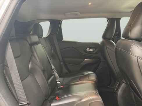 Used 2020 Jeep Cherokee Limited AWD/4WD image 15