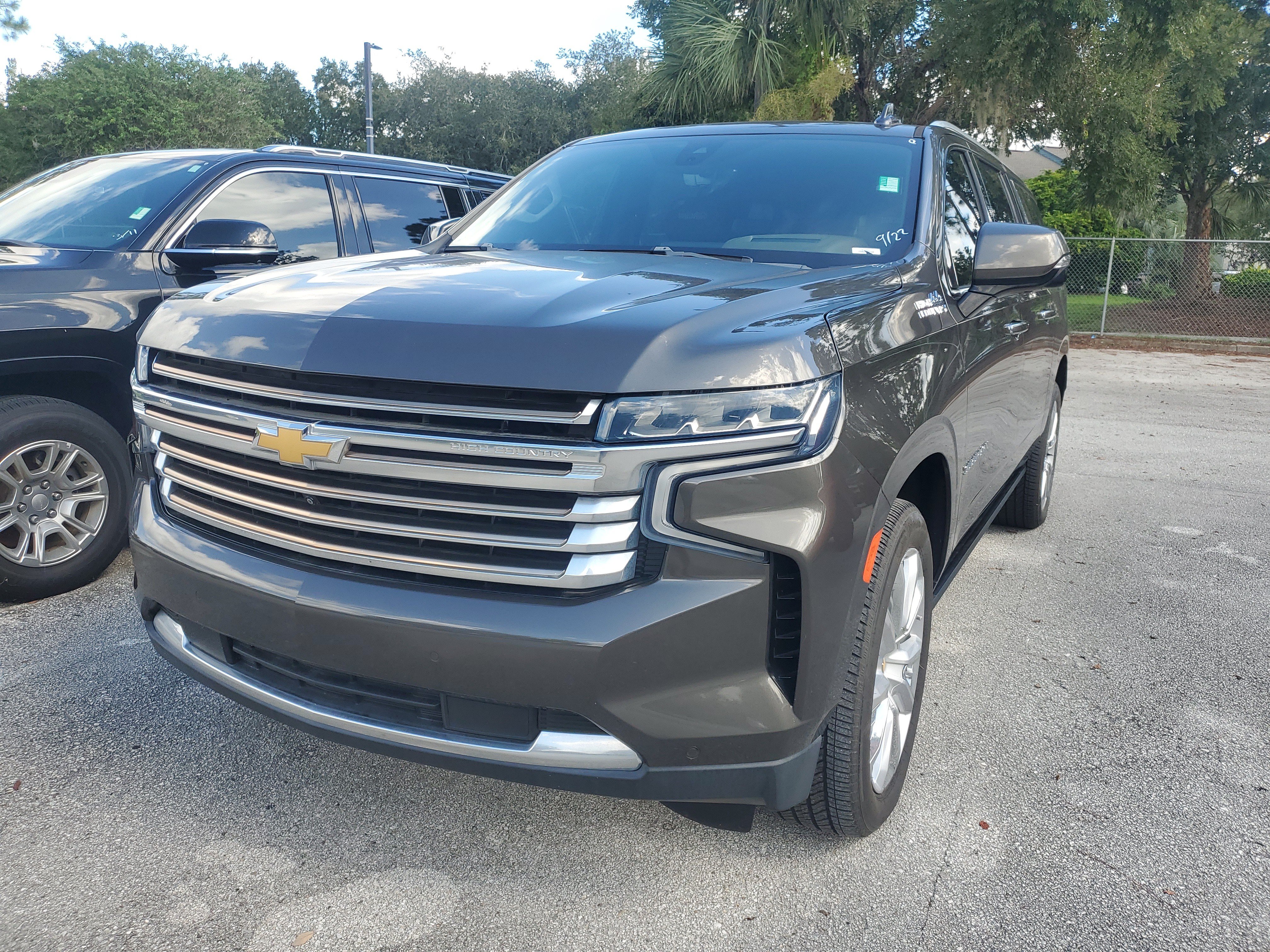 Used 2021 Chevrolet Suburban High Country RWD image 4