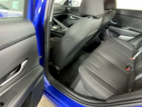 Used 2025 Hyundai Elantra SEL FWD image 19