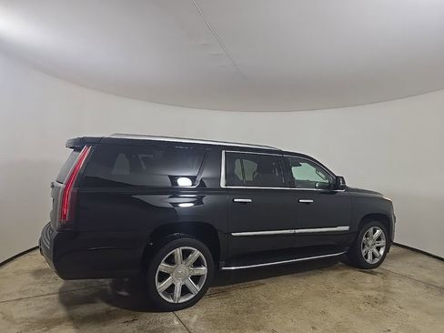 Used 2019 Cadillac Escalade ESV Luxury image 5