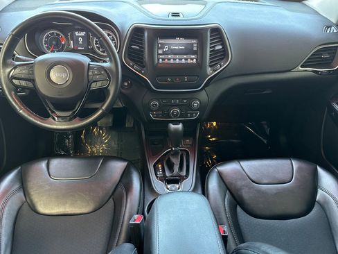 Used 2021 Jeep Cherokee Latitude Plus FWD image 17