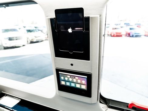 Used 2017 Mercedes-Benz Sprinter 2500 image 21