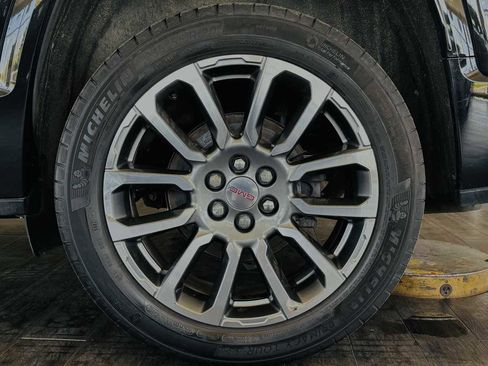 Used 2022 GMC Acadia Denali AWD/4WD image 32