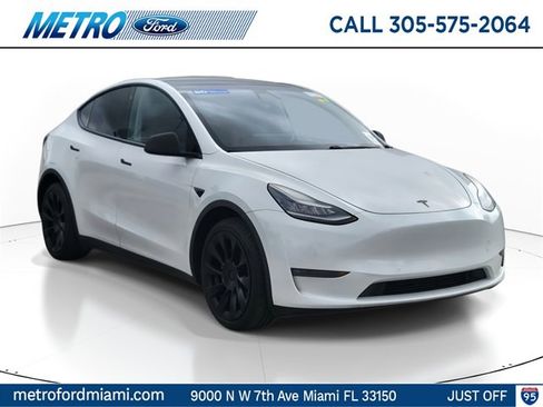Used 2020 Tesla Model Y Long Range image 1