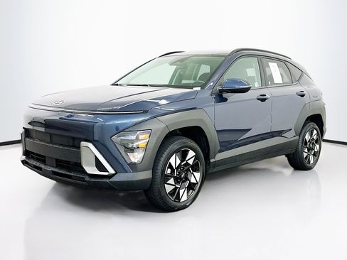 Used 2025 Hyundai Kona SEL image 3