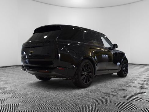 Used 2025 Land Rover Range Rover SE image 5