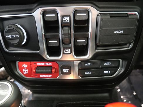 Used 2022 Jeep Wrangler Unlimited Rubicon 4xe w/ Cold Weather Group image 29