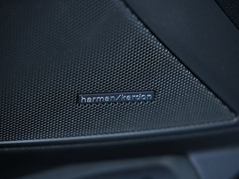 New 2026 BMW 330i Sedan w/ M Sport Package image 19