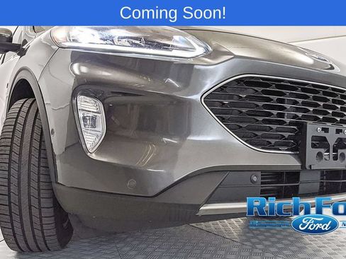 Used 2020 Ford Escape Titanium w/ Titanium Premium Package 2.0 AWD/4WD image 23