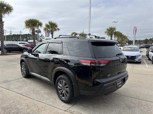 Certified 2025 Nissan Pathfinder SV w/ Black Appearance Package image 4