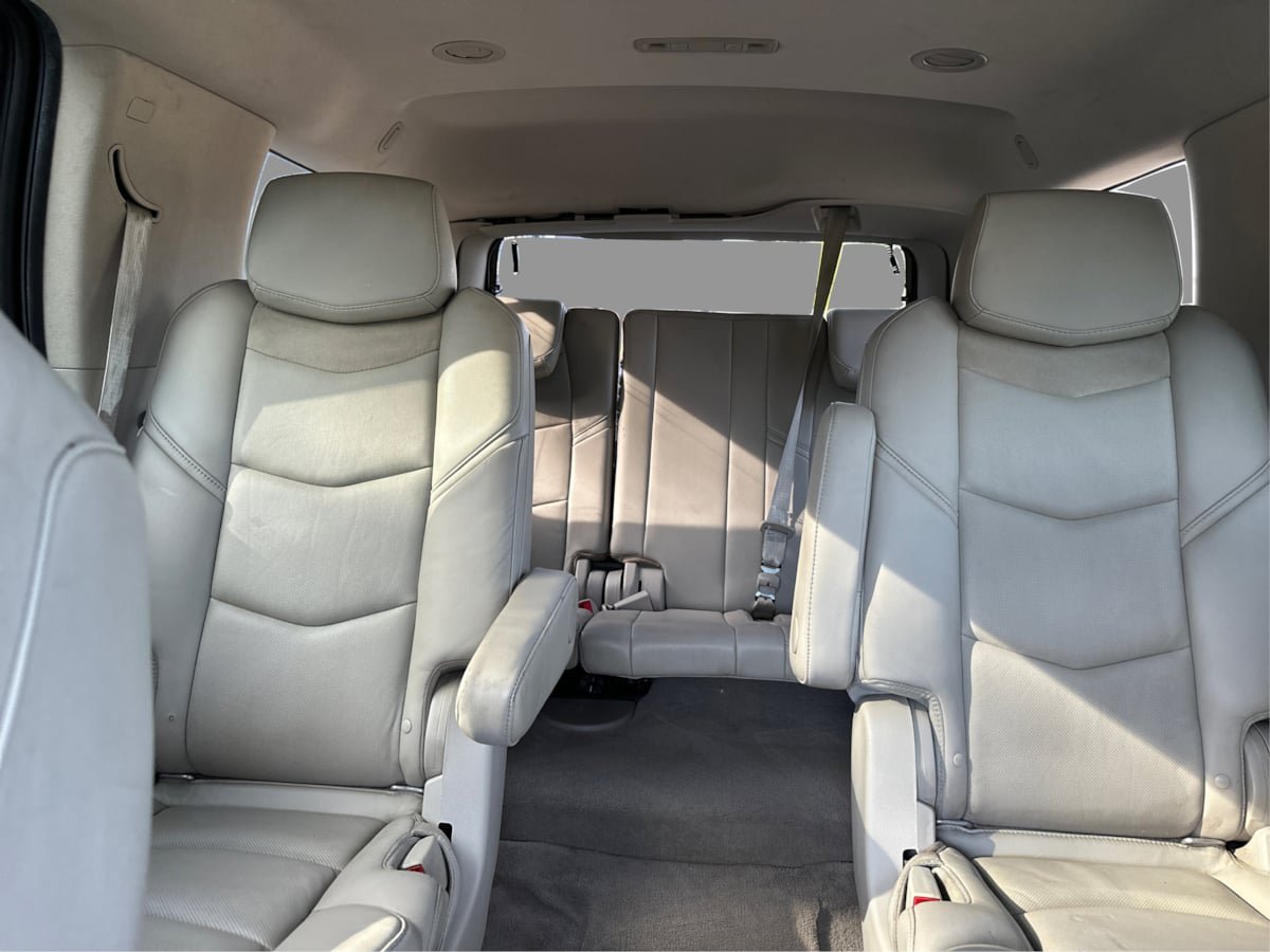 Used 2016 Cadillac Escalade Luxury AWD/4WD image 40