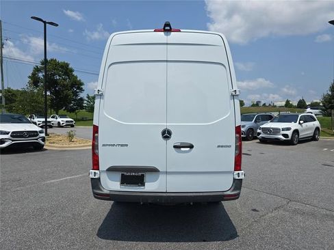Used 2022 Mercedes-Benz Sprinter 3500 image 5