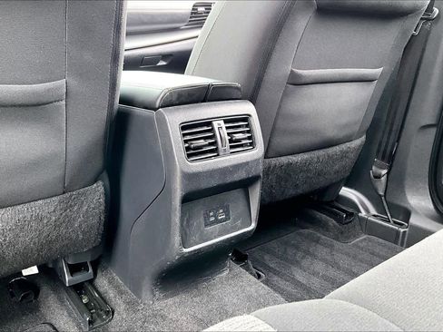 Used 2022 Nissan Rogue SV image 31