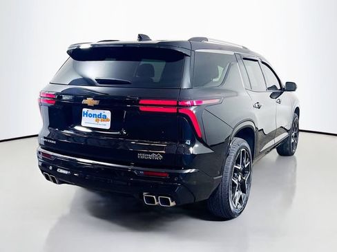 Used 2026 Chevrolet Traverse High Country FWD image 8