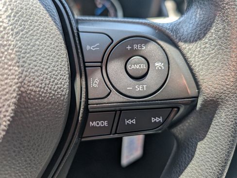 Used 2025 Toyota RAV4 LE AWD/4WD image 21