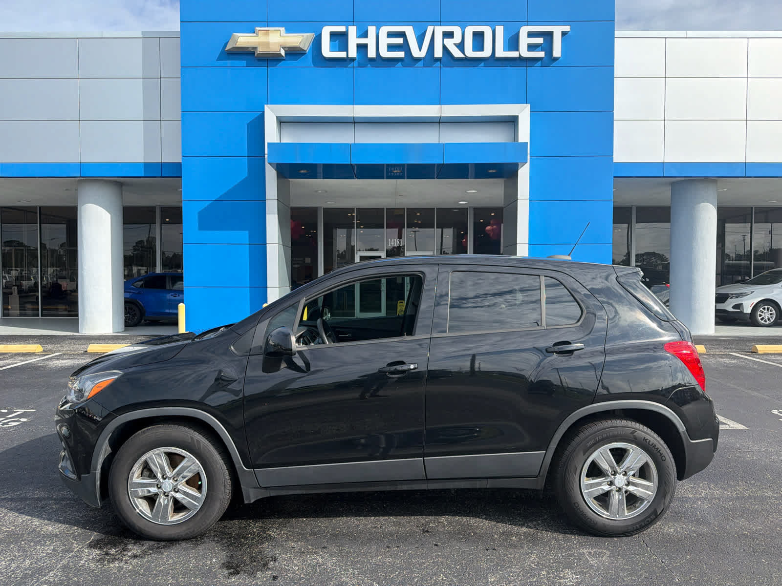 Used 2020 Chevrolet Trax LS w/ Tint and Cruise Package FWD image 2