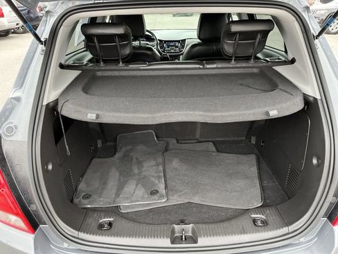 Used 2019 Chevrolet Trax LT w/ LT Convenience Package image 21