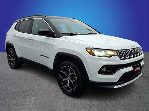 Used 2024 Jeep Compass Limited image 3
