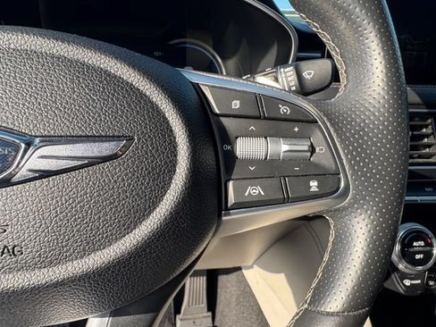 Used 2023 Genesis G70 2.0T AWD/4WD image 14