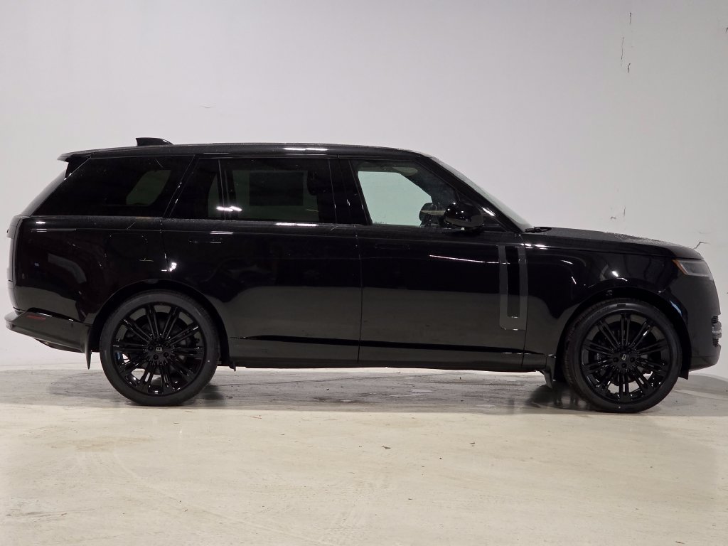 New 2027 Land Rover Range Rover Long Wheelbase SE AWD/4WD image 4