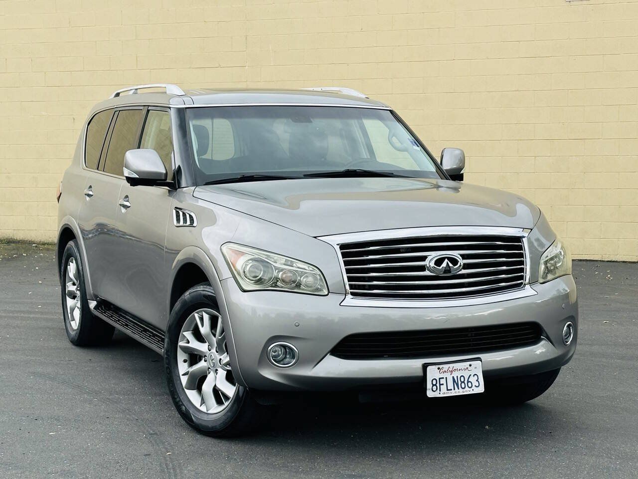 Used 2013 INFINITI QX56 4WD w/ Theater Pkg image 1