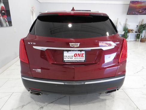 Used 2017 Cadillac XT5 FWD image 4