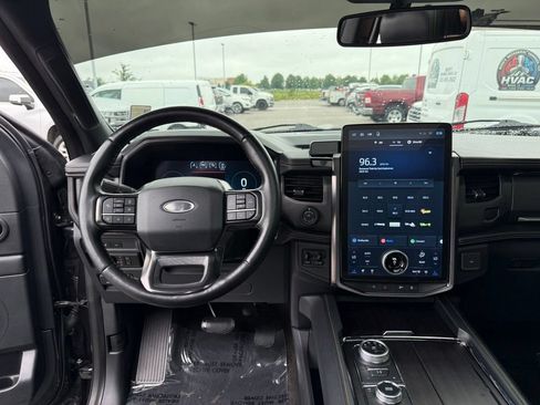 Used 2023 Ford Expedition Platinum AWD/4WD image 16