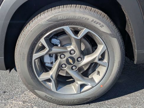 New 2026 Chevrolet Trax LT FWD image 30