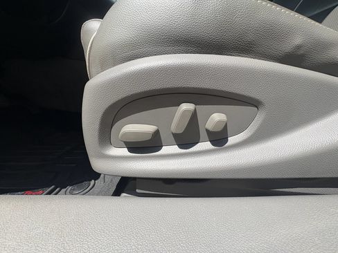 Used 2017 Chevrolet Impala Premier FWD image 24