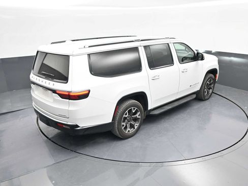 Used 2023 Jeep Wagoneer L Series III w/ Preferred Equipment Group image 34