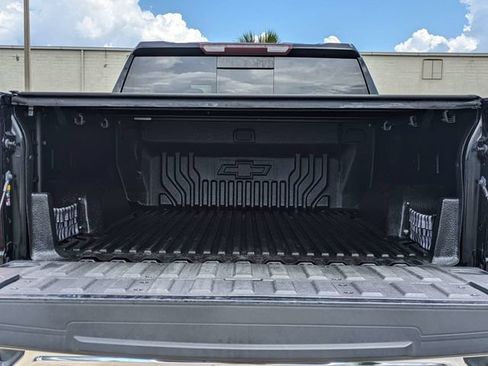 Used 2021 GMC Sierra 1500 SLT w/ SLT Premium Package RWD image 14