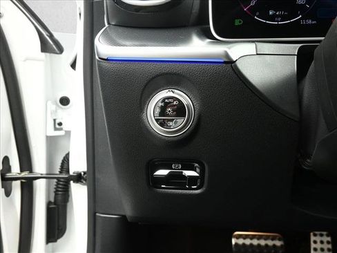 Certified 2025 Mercedes-Benz C 300 4MATIC Sedan image 17