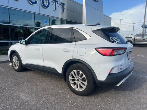 Used 2020 Ford Escape SE FWD image 3