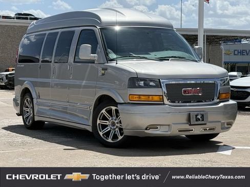 Used 2018 GMC Savana 2500 w/ Enhanced Convenience Package RWD image 2