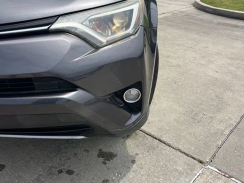 Used 2018 Toyota RAV4 XLE FWD image 11