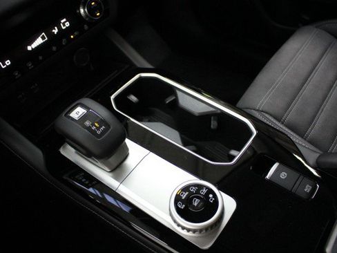 New 2026 Mitsubishi Outlander SE image 14