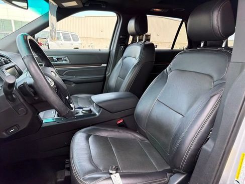 Used 2017 Ford Explorer Limited AWD/4WD image 13