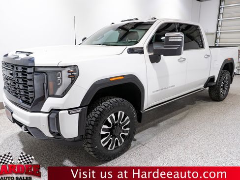 Used 2024 GMC Sierra 2500 Denali Ultimate AWD/4WD image 2
