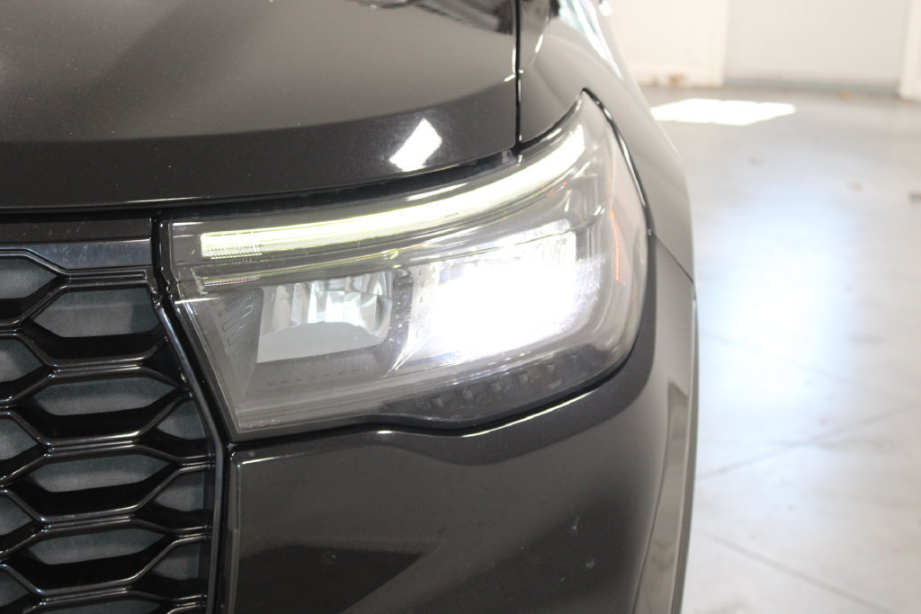 Used 2025 Ford Explorer ST-Line AWD/4WD image 13