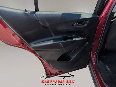 Used 2020 Chevrolet Equinox LT FWD image 17