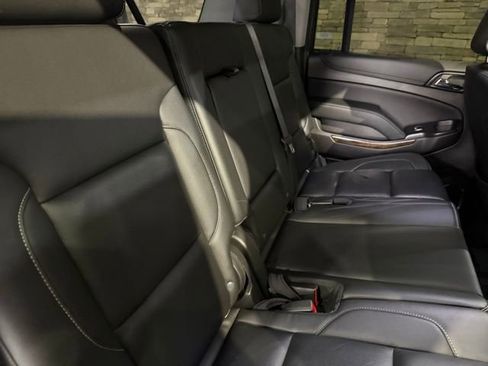 Used 2019 Chevrolet Suburban LT AWD/4WD image 35