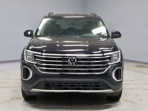 Used 2025 Volkswagen Atlas SE FWD image 6