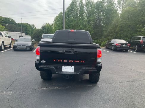 Used 2023 Toyota Tacoma TRD Sport w/ TRD Premium Sport Package AWD/4WD image 6