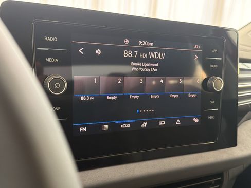 New 2026 Volkswagen Jetta SE FWD image 19