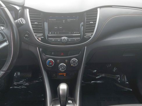 Used 2019 Chevrolet Trax LT w/ LT Convenience Package FWD image 37