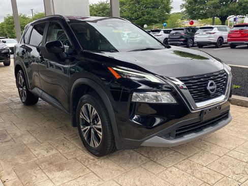 Certified 2023 Nissan Rogue SV w/ SV Premium B Package AWD/4WD image 3