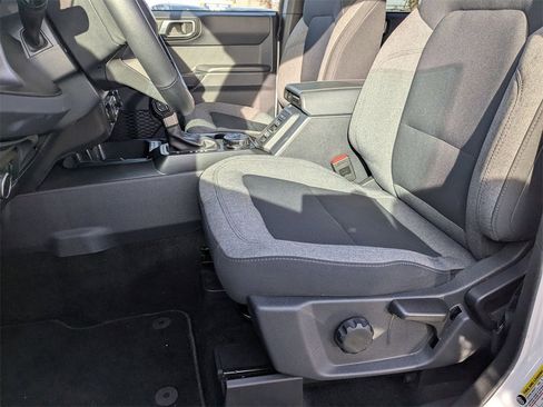 Used 2025 Ford Bronco Big Bend image 18