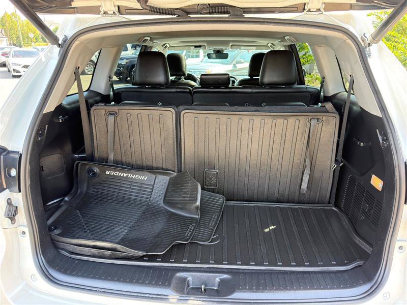 Used 2019 Toyota Highlander XLE AWD/4WD image 5