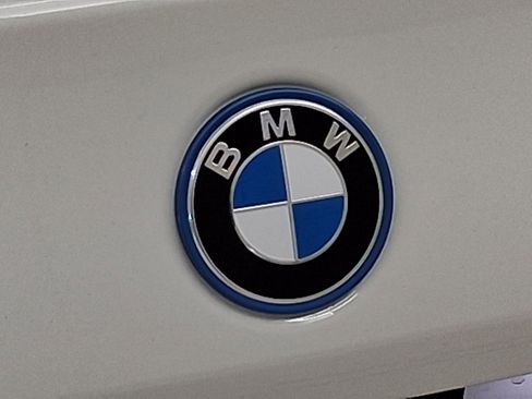 New 2026 BMW 550e xDrive w/ Premium Package AWD/4WD image 20