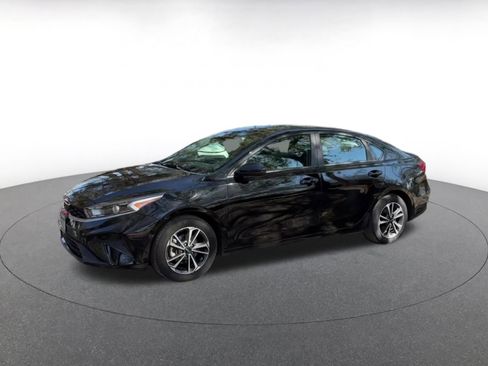 Used 2024 Kia Forte LXS image 8